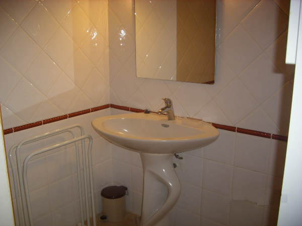 renting Cottage bathroom Provencial cottage in Occitania